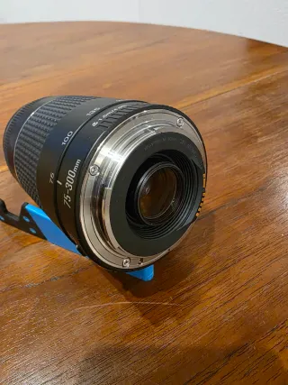 Objetivo Canon EF 75-300mm f/4-5.6 III