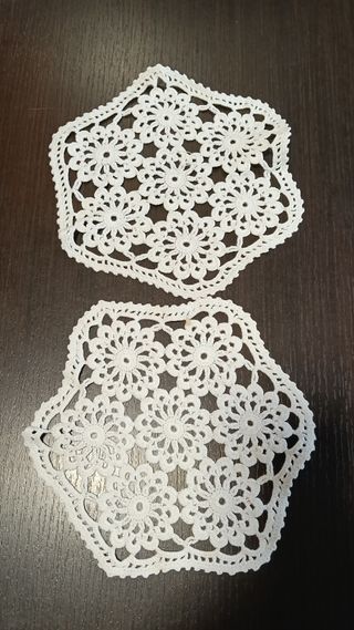 Tris centrini rotondi fatti a mano