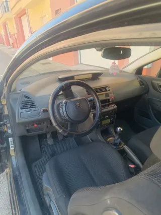 Citroën C4 Coupé Negro