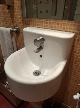 Lavabo de cerámica blanco