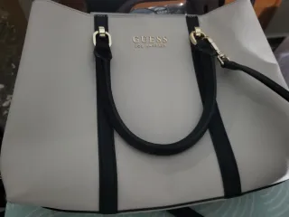 Bolso Guess Gris y Negro