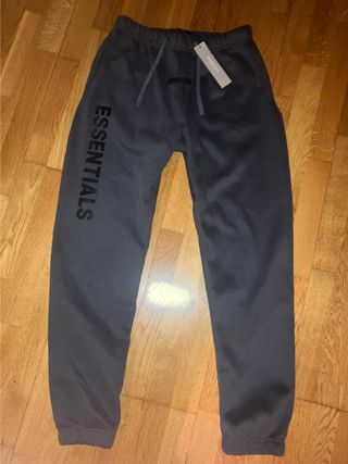 Conjunto Essentials Fear of God Gris