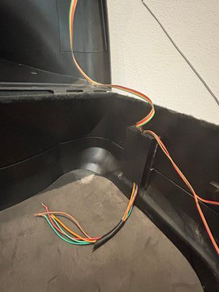 Baúl Moto VIP Negro con Luz Trasera