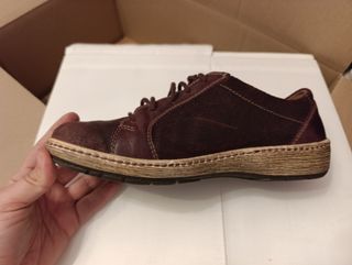 Zapatos de cuero marrón