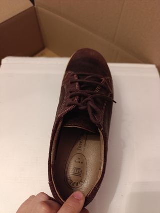 Zapatos de cuero marrón