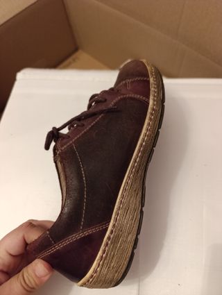 Zapatos de cuero marrón