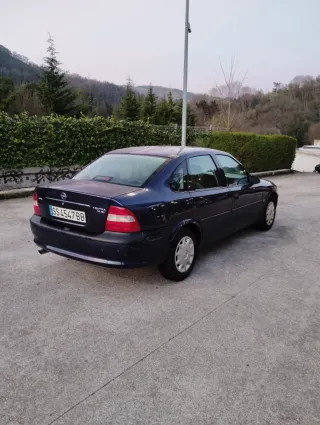 Opel Vectra 2000