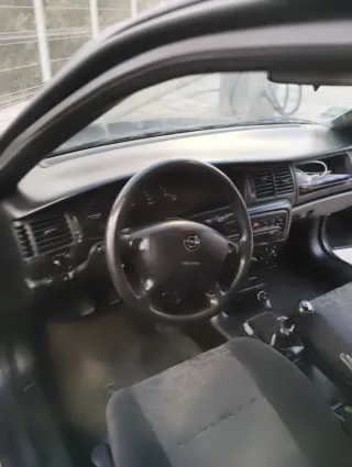 Opel Vectra 2000