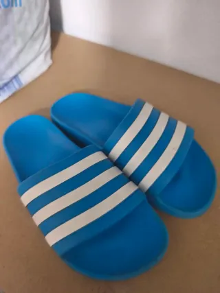 Chanclas Adidas Original niño azul y blanco