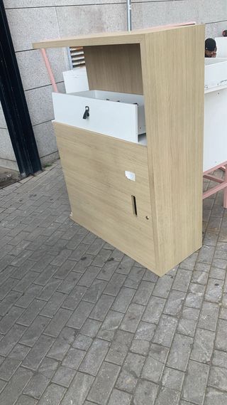 Mesa expositora redonda