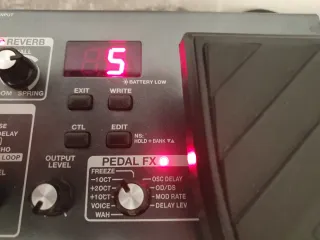 Pedalera Boss ME-80 Multieffetti per Chitarra