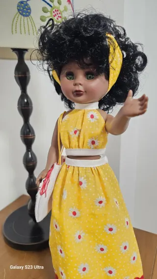 Muñeca Kika Mulata Vestido Amarillo