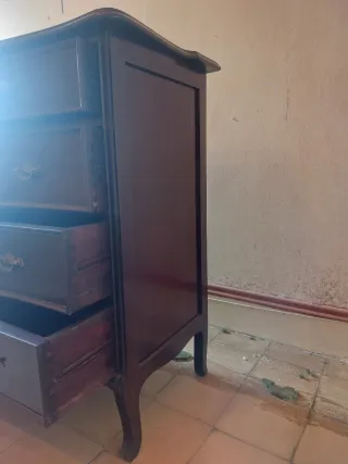 Cómoda de madera maciza