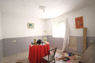 se vende casa a reformar en Churriana de la vega