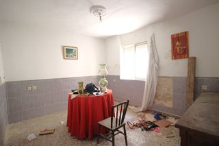 se vende casa a reformar en Churriana de la vega