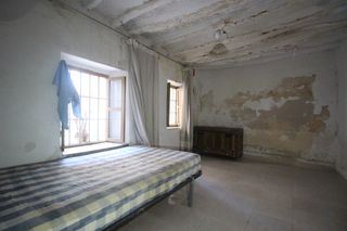 se vende casa a reformar en Churriana de la vega