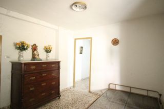 se vende casa a reformar en Churriana de la vega