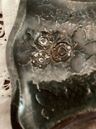 Piatto centrotavola Liberty floreale argentato