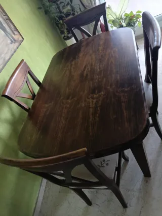 Mesa comedor extensible y 4 sillas madera maciza