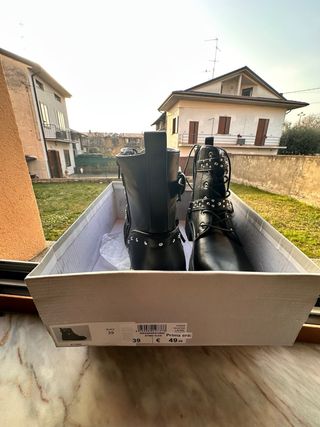 Stivali neri nuovi per women