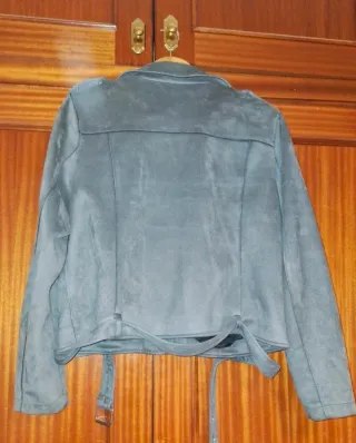 Cazadora estilo motero