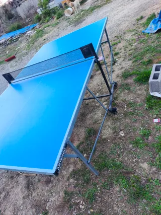 Mesa de ping pong azul