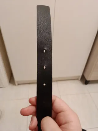 Cinturón negro hebilla plateada