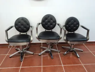 3 Sillas de Peluquería. 80€ la udad. 200€ las 3.