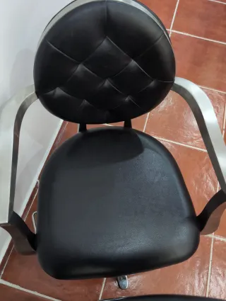 3 Sillas de Peluquería. 80€ la udad. 200€ las 3.