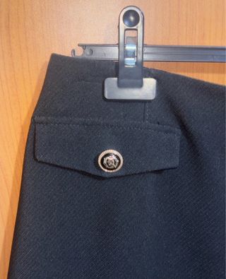 Minigonna nera con bottoni