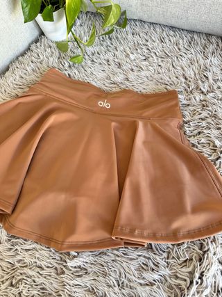 Falda deportiva Alo Yoga marrón claro