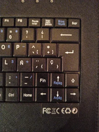 Funda Tablet Negra con Teclado FCZCEOO