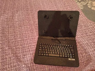 Funda Tablet Negra con Teclado FCZCEOO