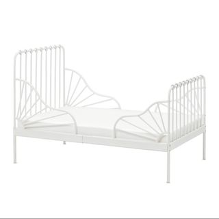 Cama infantil blanca de metal