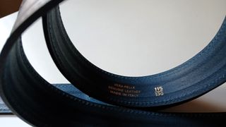 Cinturón de piel azul 110 cm