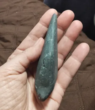 Piedra con forma de punta de lanza