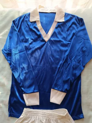 Conjunto deportivo chándal azul y blanco