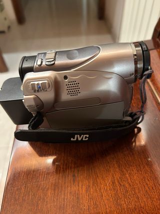Videocámara JVC con bolso e instrucciones
