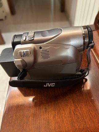 Videocámara JVC con bolso e instrucciones