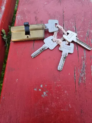 Bombín de puerta con 4 llaves