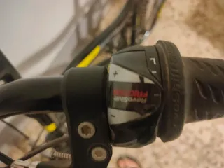 B-Pro J24 Bicicleta Infantil Negra y Amarilla