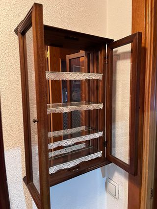 Vitrina madera 4 baldas cristal