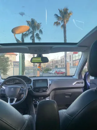 Peugeot 208 ALLURE vti 120 / 1.6 2012