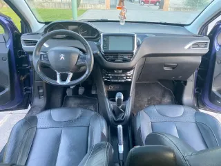 Peugeot 208 ALLURE vti 120 / 1.6 2012