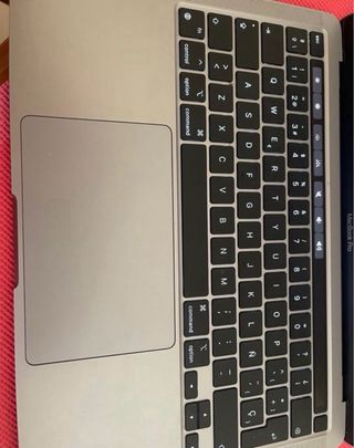 MacBook Pro M2 Plata