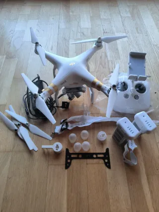 Dron DJI Phantom 3 Professional 4K + maleta +acces