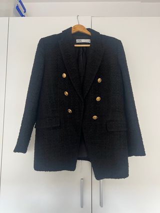 Blazer Zara Tweed Nero con Bottoni Dorati
