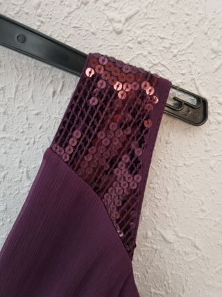 Vestido morado con lentejuelas