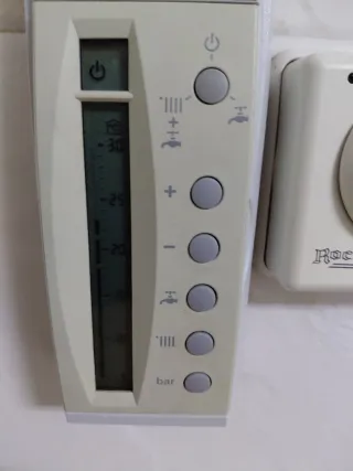 Caldera Gasoil Roca Laia Confort + Mando