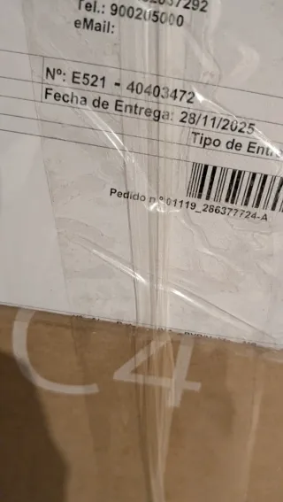 TV OLED C65 LG. Con plástico todavía en la pantall